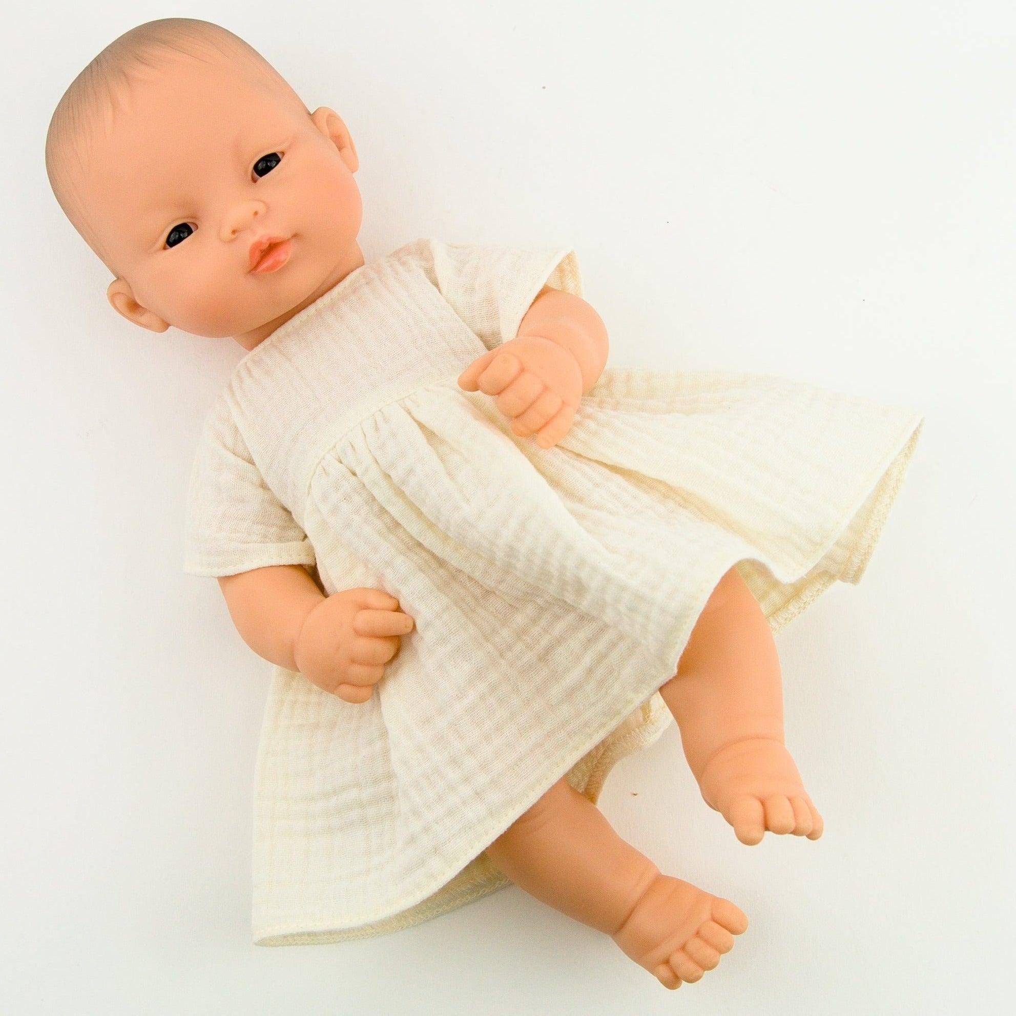 Przytullale: muślinowa waniliowa sukienka ubranko dla średniej lalki Miniland - Noski Noski