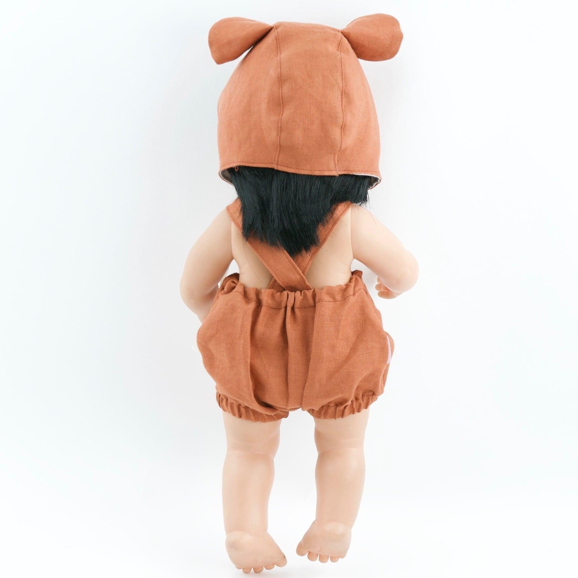Przytullale: rudy lniany kombinezon i bonnetka z uszkami ubranko dla lalki Miniland - Noski Noski