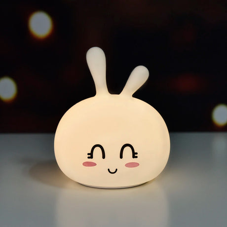 Silikonowa lampka nocna Rabbit & Friends Króliczek Słodziak zmieniająca kolory, idealna dla dzieci, tworzy kojącą atmosferę.