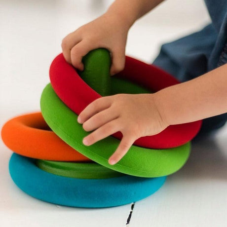 Rubbabu: sensoryczna gra obręcze Ring Toss Set - Noski Noski