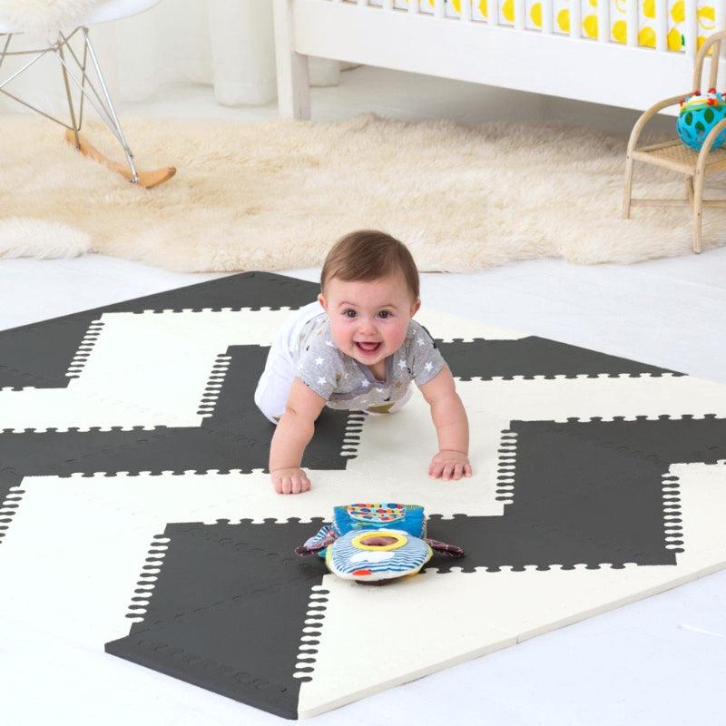 Skip Hop: piankowa mata Playspot Black-Cream GEO - Noski Noski