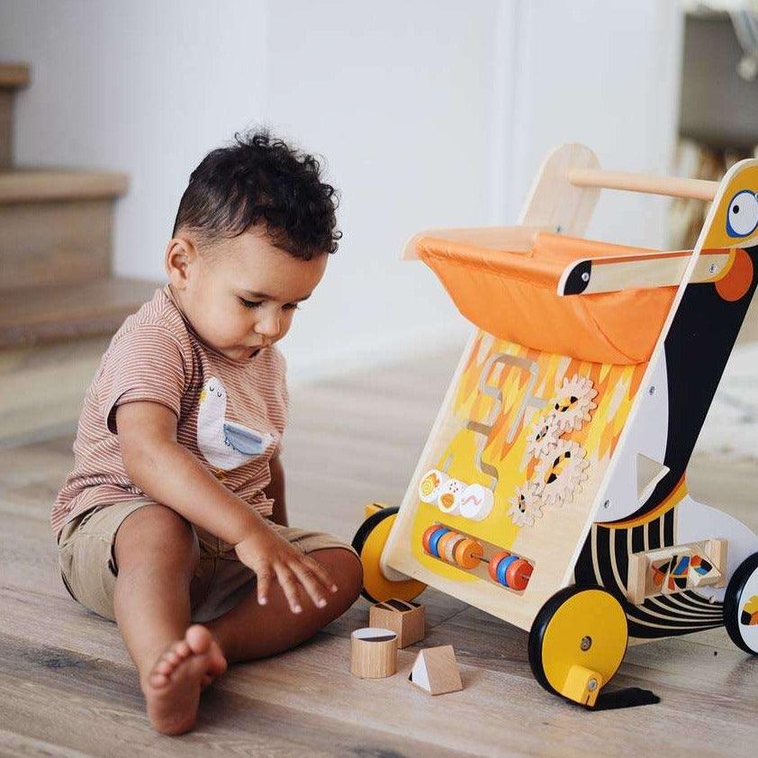 Small Foot: drewniany pchacz aktywnościowy Baby Walker Toucan - Noski Noski