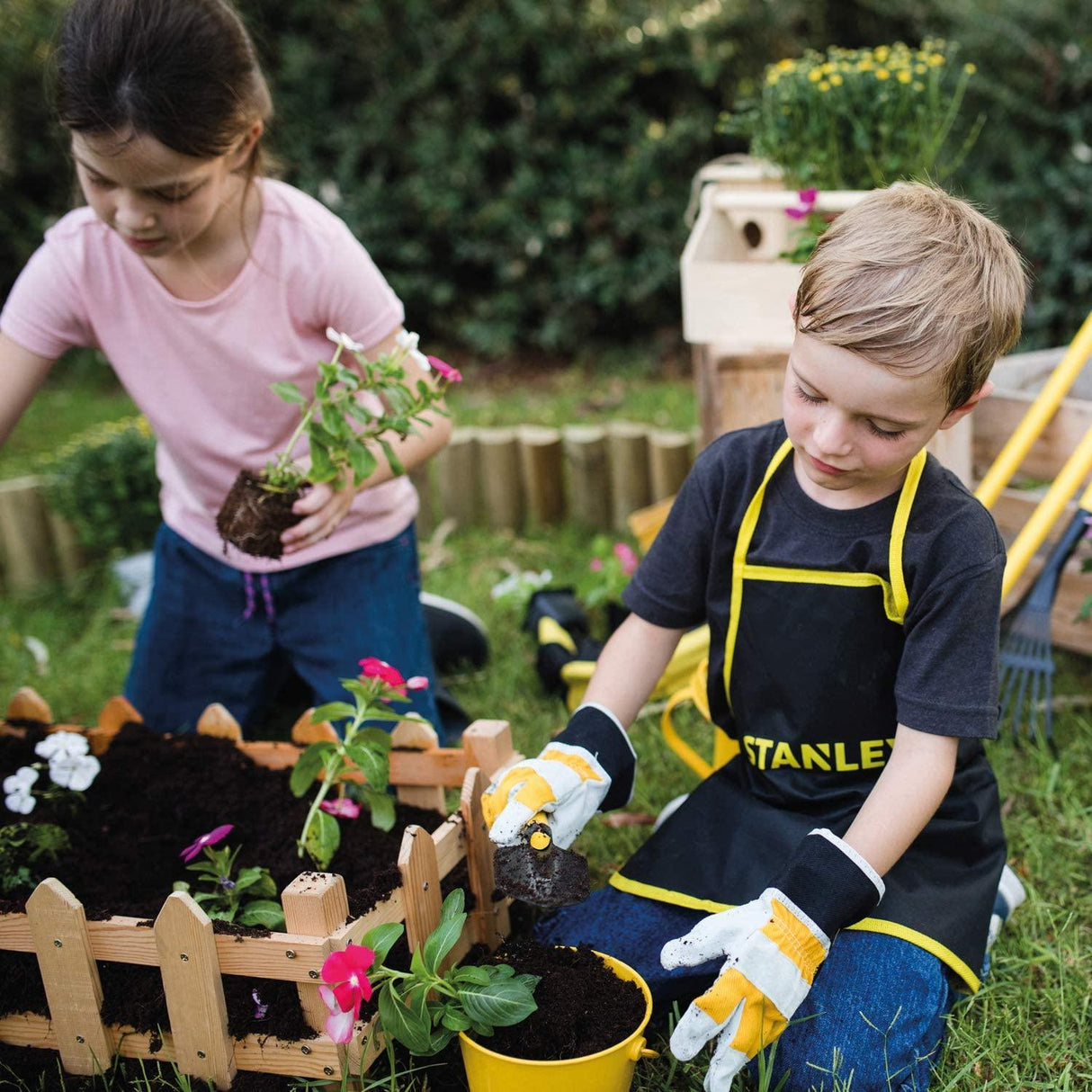 Stanley Jr.: narzędzia ogrodnicze i domek dla ptaków Mega Garden Tools Set - Noski Noski