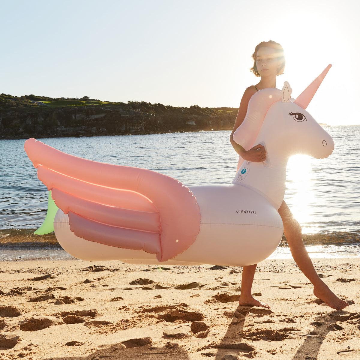 Sunnylife: dmuchany jednorożec do pływania Luxe Unicorn - Noski Noski