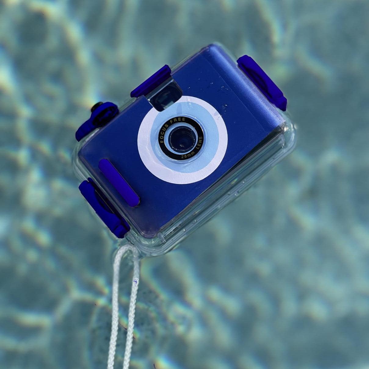 Sunnylife: wodoodporny aparat fotograficzny Greek Eye Blue - Noski Noski