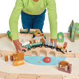 Tender Leaf Toys: drewniana kolejka Wild Pines Train Set - Noski Noski