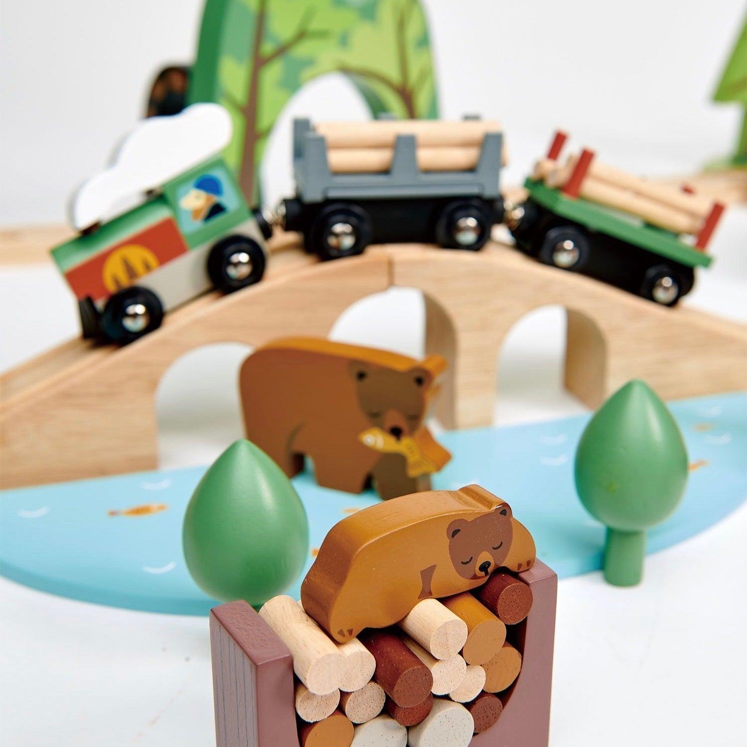 Tender Leaf Toys: drewniana kolejka Wild Pines Train Set - Noski Noski