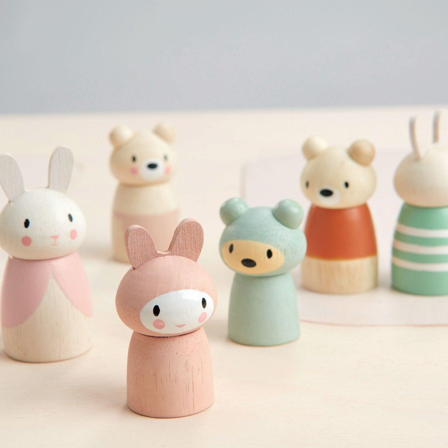 Tender Leaf Toys: drewniane figurki misie Bear Tales - Noski Noski