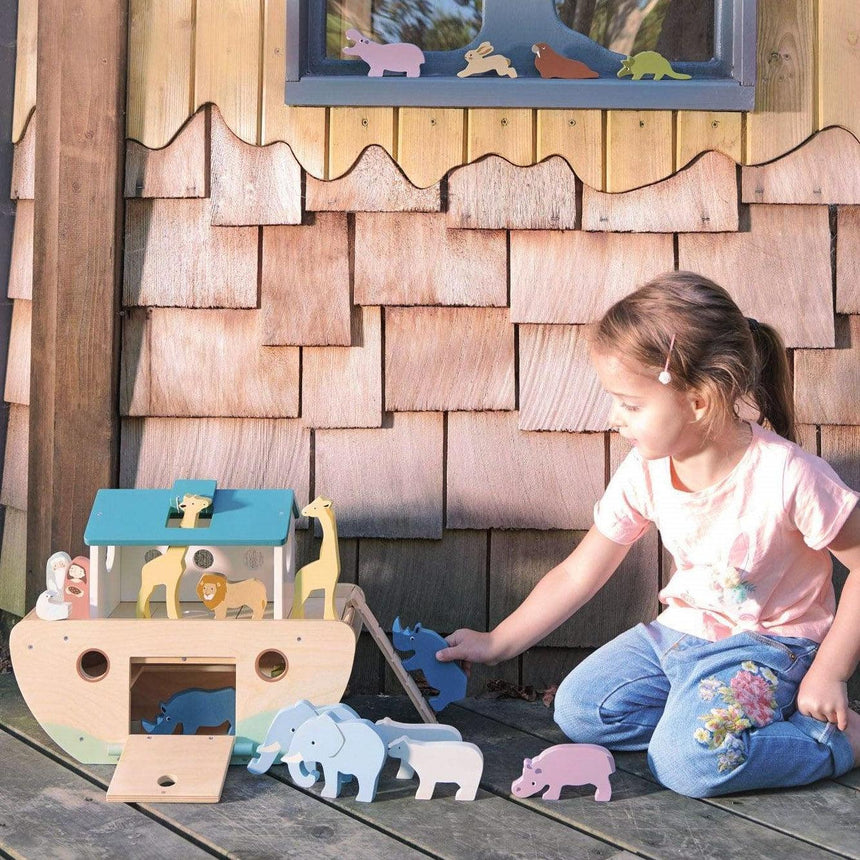 Tender Leaf Toys: drewniany statek Noah's Wooden Ark - Noski Noski