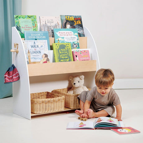 Regał na książki Tender Leaf Toys Forest, stabilna konstrukcja z naturalnych materiałów, półeczki dla dzieci, biblioteczka.
