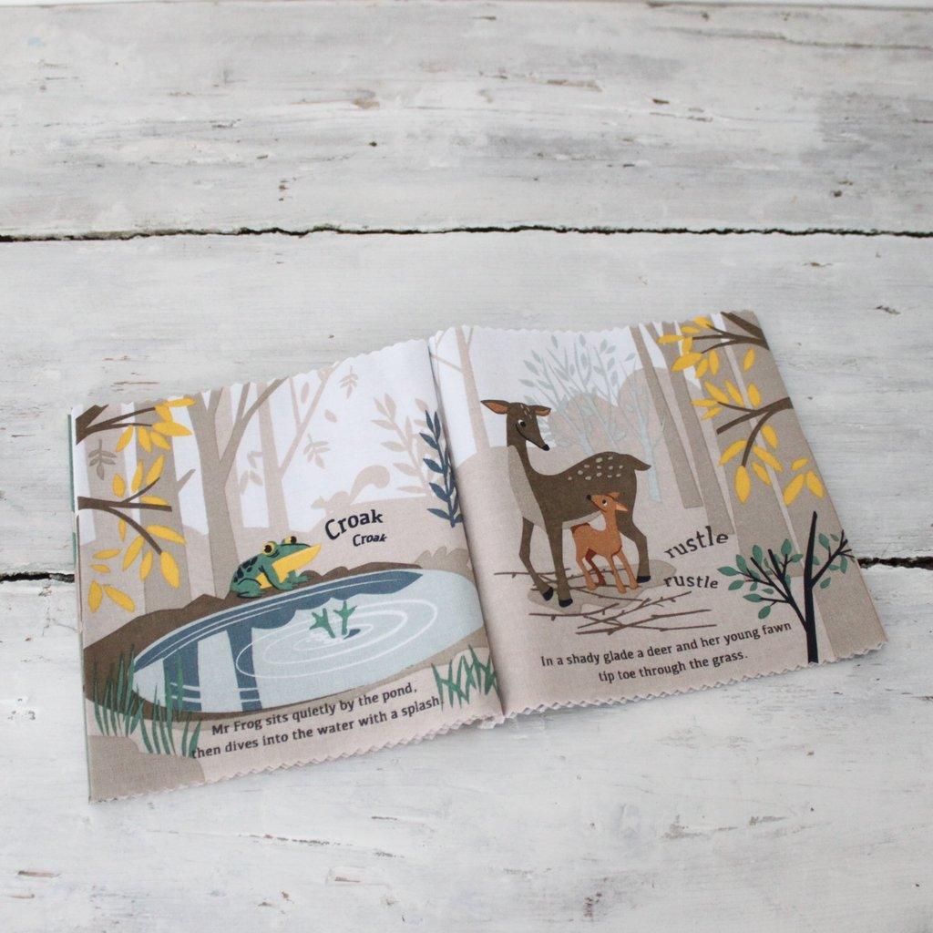 ThreadBear Design: miękka książeczka las The Woodland Hush - Noski Noski