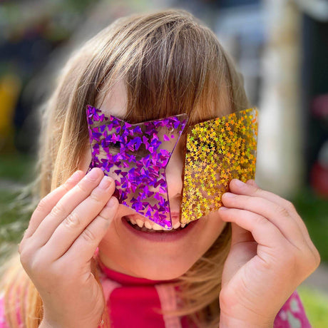 Zestaw akrylowych kształtów Tickit Rainbow Glitter, 21 brokatowych elementów w 7 kolorach tęczy dla dzieci.