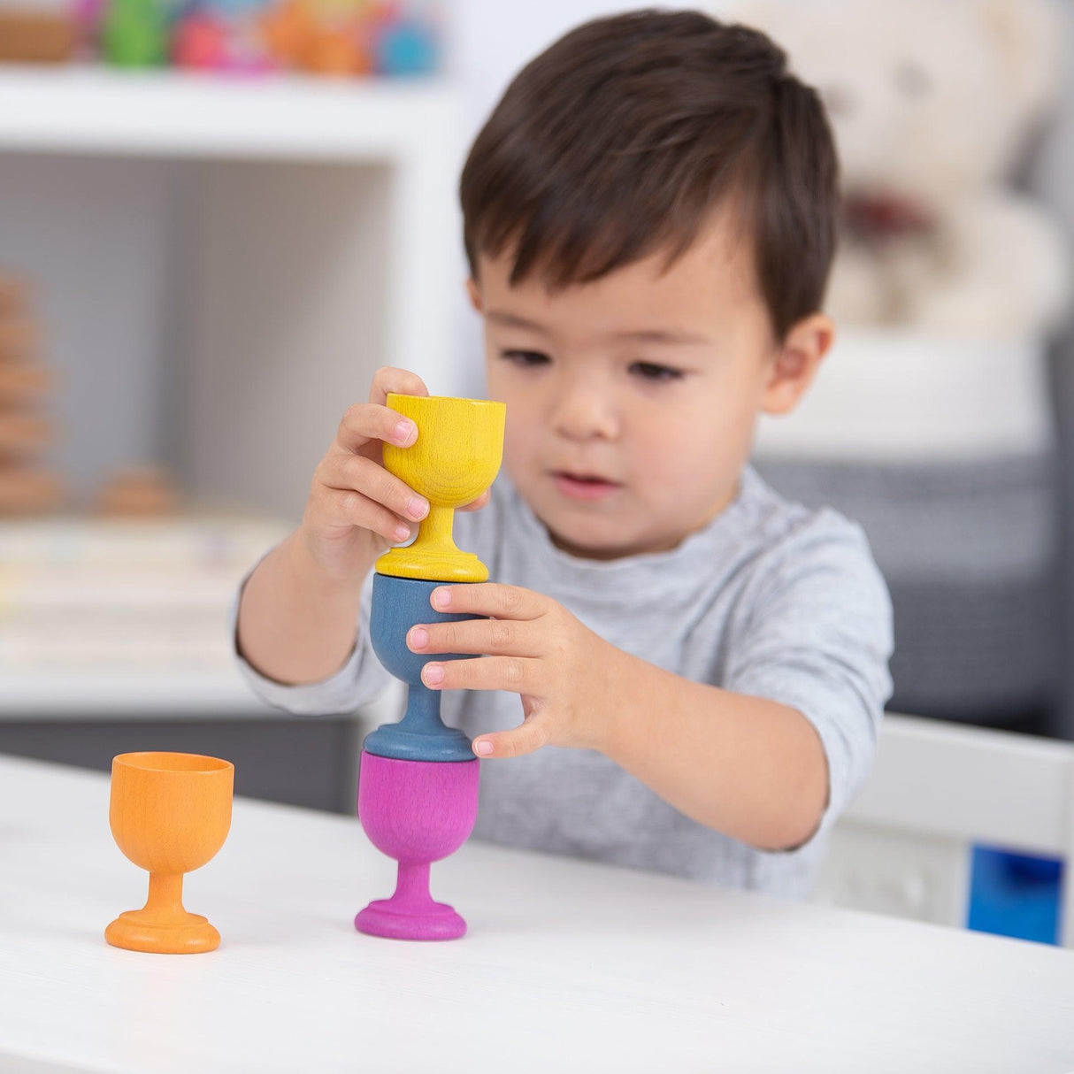 TickiT: podstawki do jajek Rainbow Wooden Egg Cups 7 el. - Noski Noski