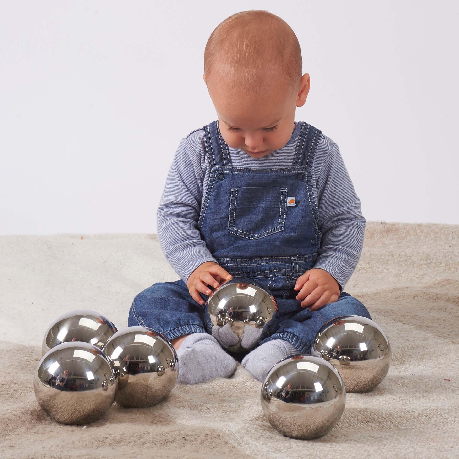 TickiT: srebrne kule sensoryczne Sensory Reflective Mystery Balls 6 el. - Noski Noski