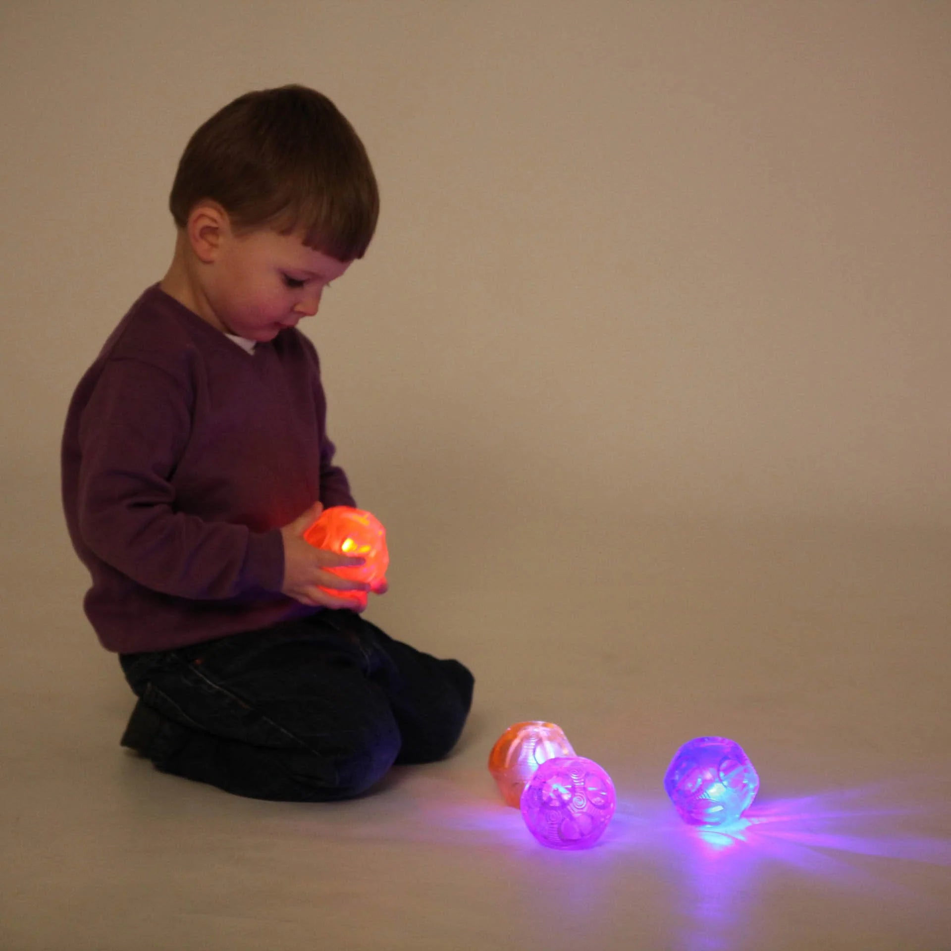 TickiT: świecące piłki sensoryczne Sensory Flashing Balls 4 el. - Noski Noski