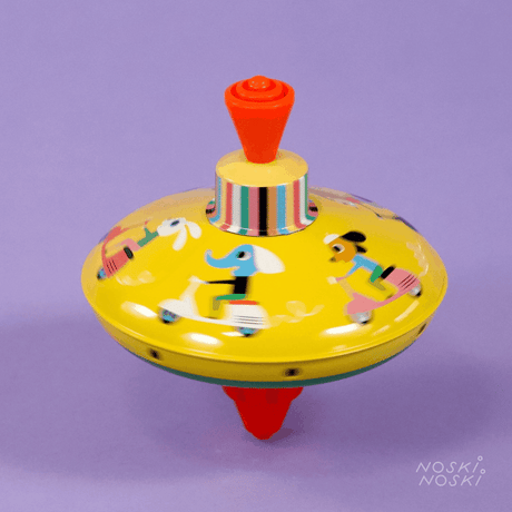 Bączek zabawka Vilac na skuterze, blaszany, zaprojektowany przez Ingela, dla dzieci powyżej 3 lat.