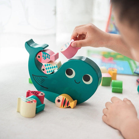 Gra balansująca drewniany Wieloryb Whaly, edukacyjna zabawa zręcznościowa dla dzieci, uczy koordynacji i grawitacji.