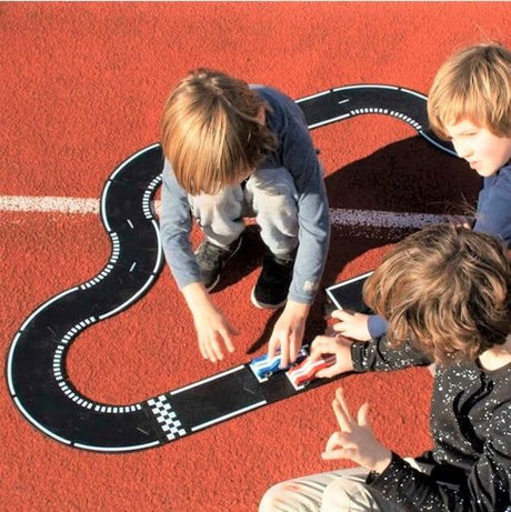 Tor wyścigowy Waytoplay Grand Prix - 24 elastyczne elementy, tworzące trasy o długości 384 cm, idealne dla autek w różnych miejscach.